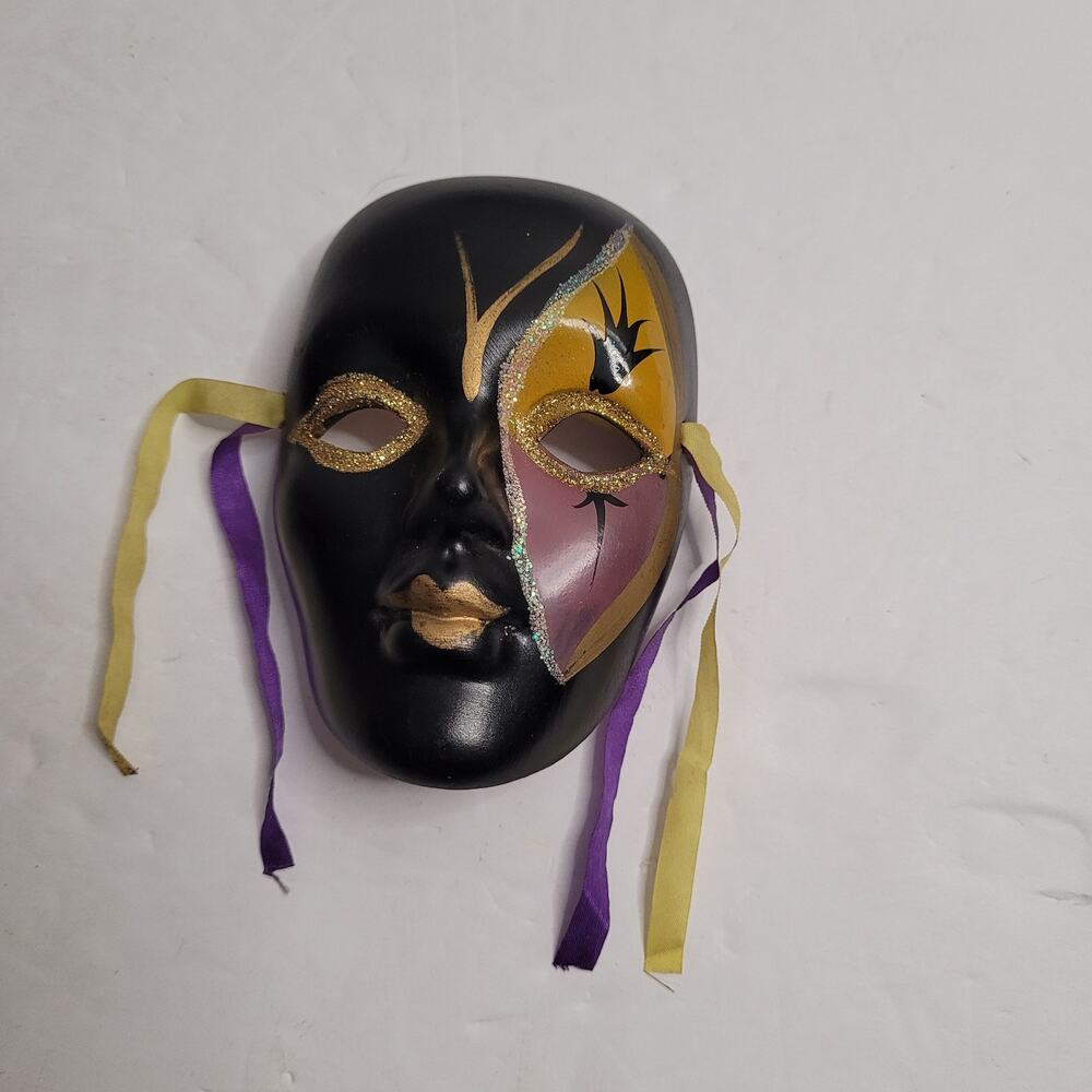 Mardi Gras Elegance Mask Wall Hanging.